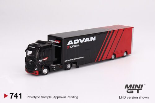 741 Mini GT 1/64 Mercedes-Benz Actros w/ Racing Transporter