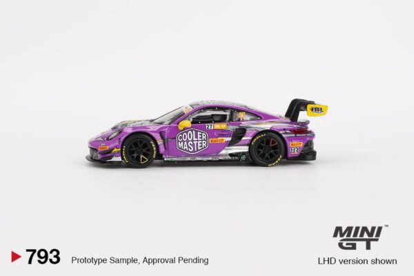 Mini GT 1/64 Porsche 911 GT3 R HubAuto Racing 2023 FIA GT World Cup 70th Macau Grand Prix - Blister Paket MGT00793-BL